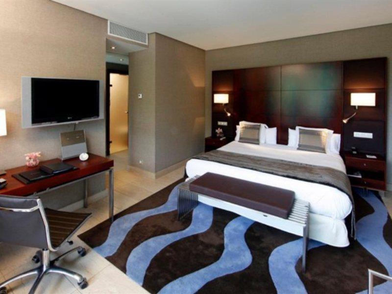 Hotel Miramar Barcelona Gl Ngoại thất bức ảnh A room at the hotel