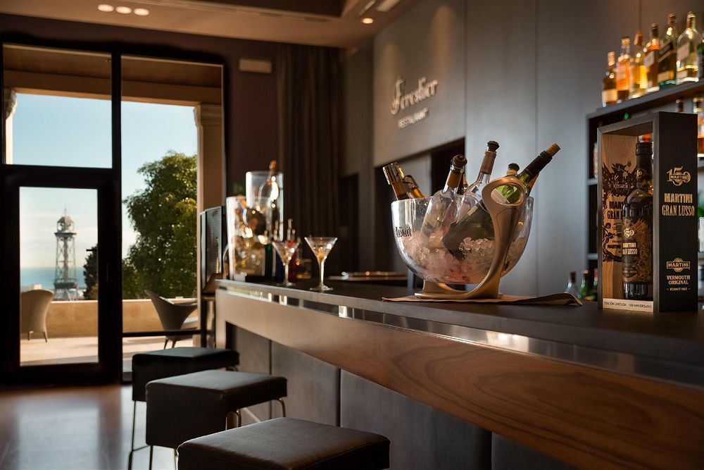 Hotel Miramar Barcelona Gl Ngoại thất bức ảnh The bar at the Mandarin Oriental, Athens