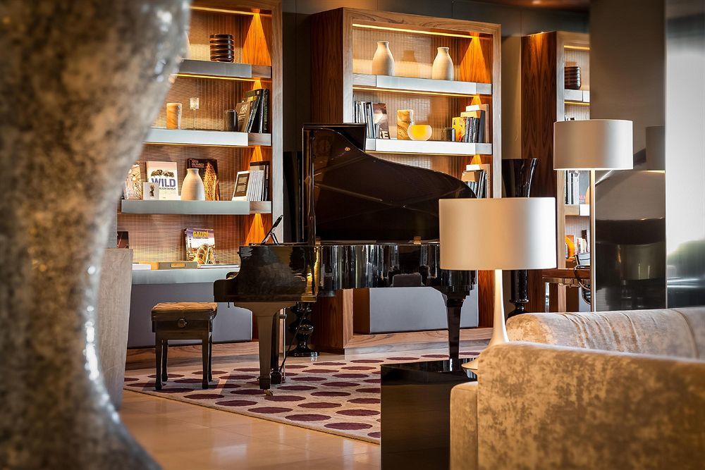 Hotel Miramar Barcelona Gl Ngoại thất bức ảnh The piano in the lobby